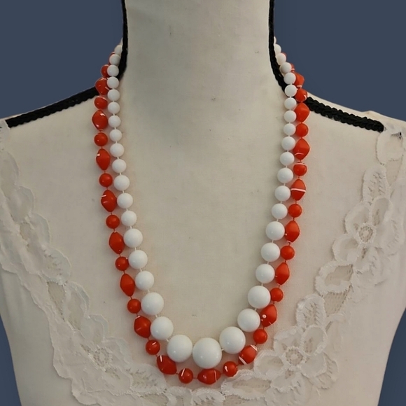 Vintage Set of Two Red and White Acrylic Graduated Beaded Necklaces - Picture 1 of 10